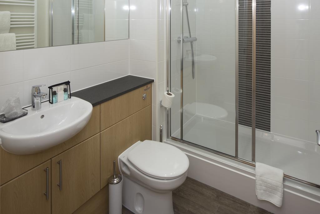 House Of Fisher - Beneficial House Bracknell Pokoj fotografie