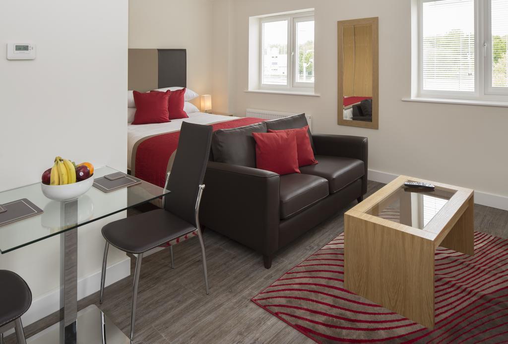 House Of Fisher - Beneficial House Bracknell Pokoj fotografie
