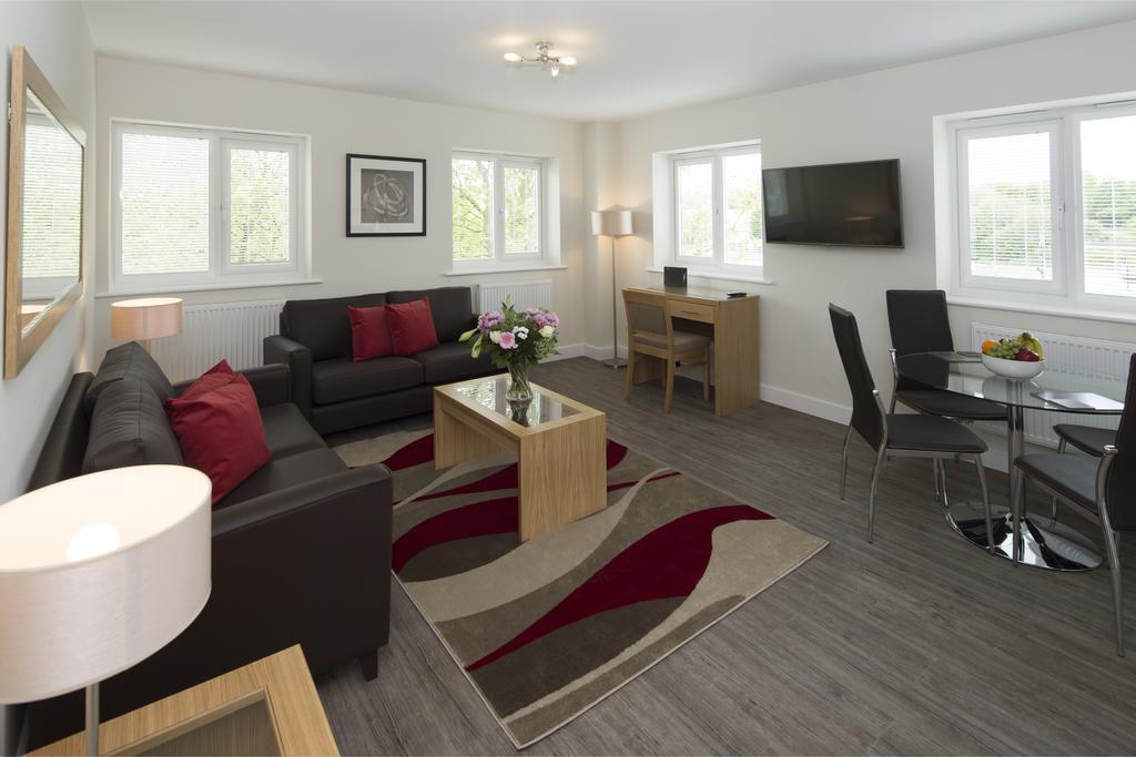House Of Fisher - Beneficial House Bracknell Pokoj fotografie