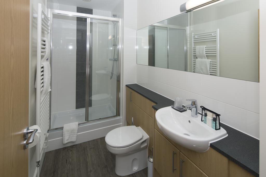 House Of Fisher - Beneficial House Bracknell Pokoj fotografie